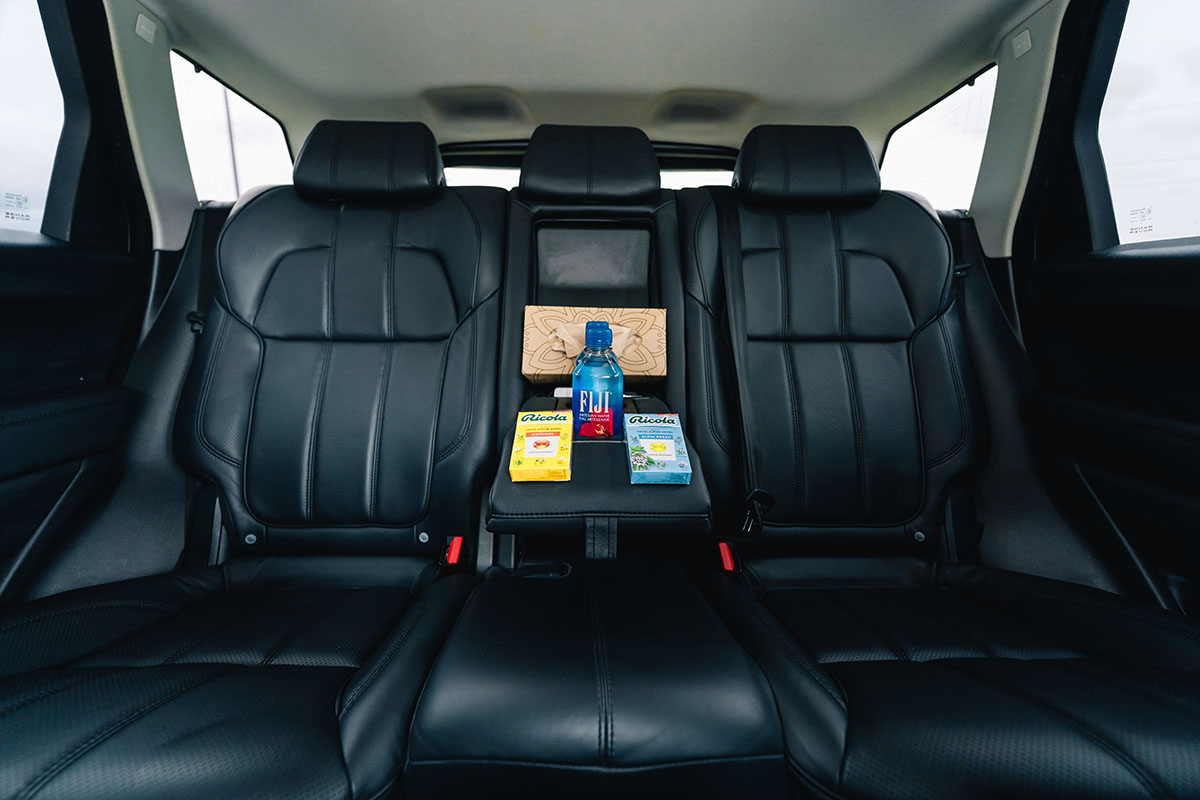 vip service vujin luxury transportation range rover sport 3