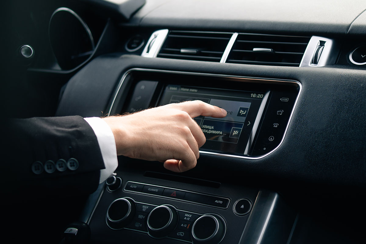 vip service vujin luxury transportation range rover sport 4