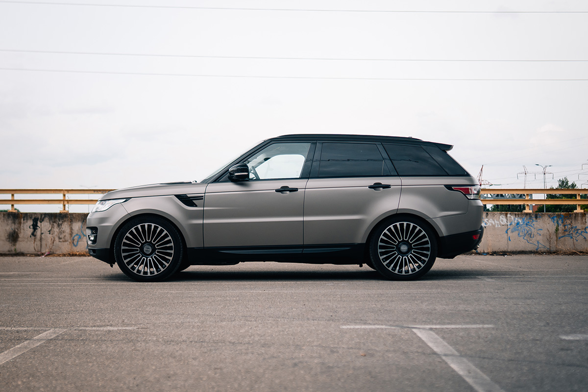 vip service vujin luxury transportation range rover sport